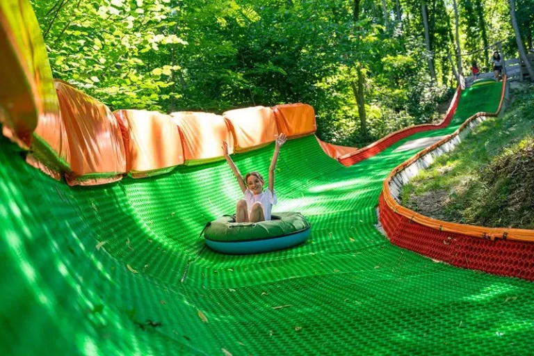 Une descente sur la luge des Lutins